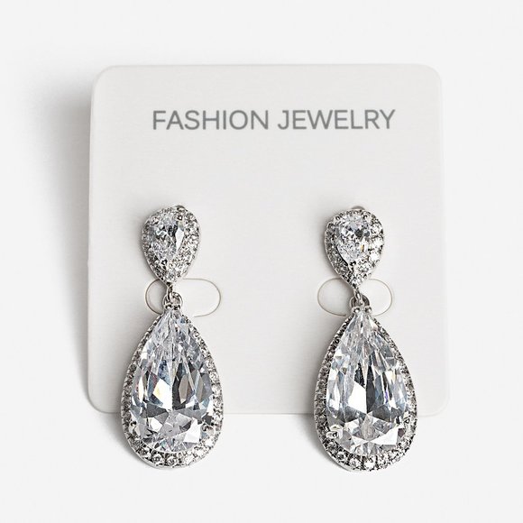 Jewelry - NEW! Elegant Crystal Bridal Earrings